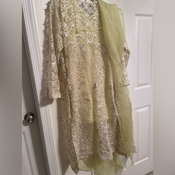 Kanwal Malik 4 piece slip dupatta jacket lengha - Picture 5 of 5